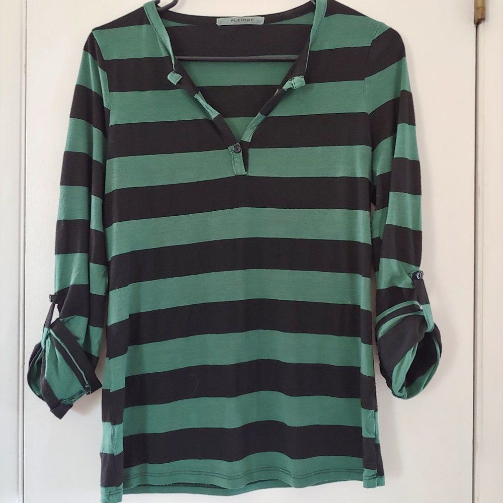pleione 3/4 sleeve green striped shirt w/ tabs